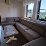 Cztery Pory Roku Ferienhaus *